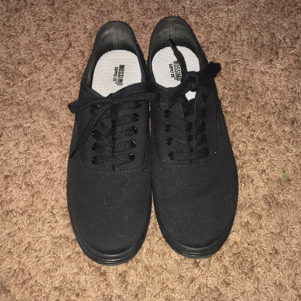 all black vans